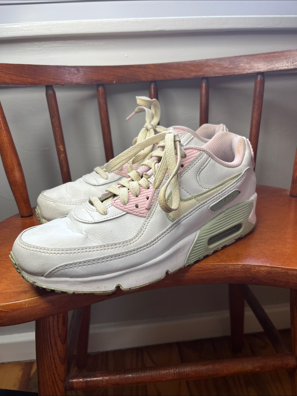 Nike Air Max 90 LTR SE Summit White Coconut Milk Pink Foam Sneakers Size 7Y GUC